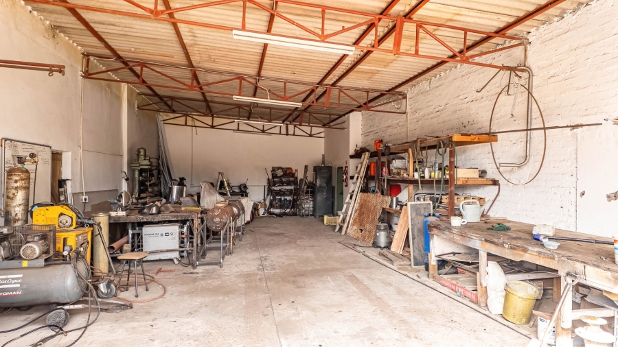 Commercial Property for Sale in Rondevlei Western Cape